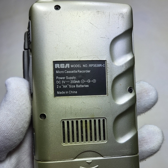 RCA RP3538R Handheld AVR Micro Cassette Recorder Player - Picture 12 of 15